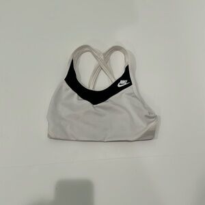 Nike sports bra size small